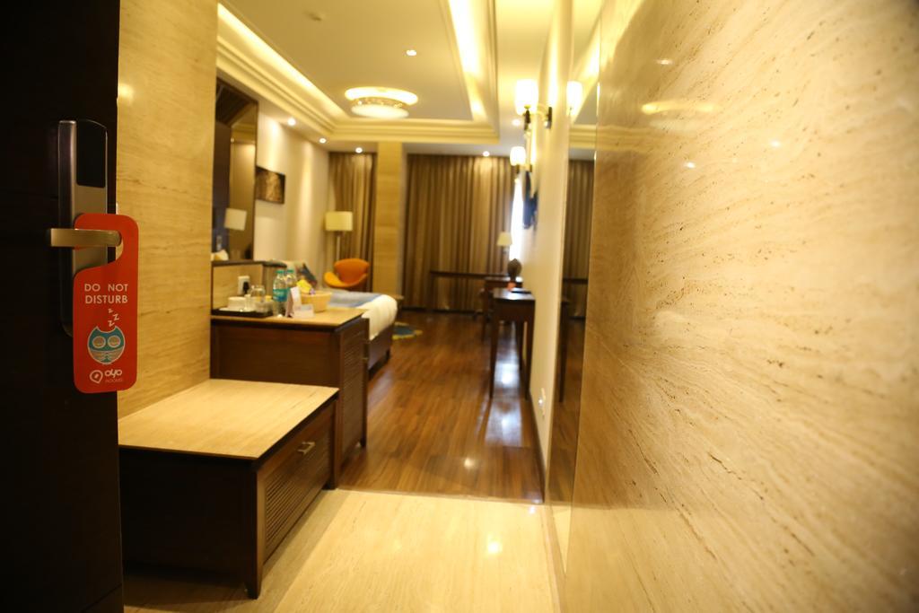 ホテル Oyo Premium Panchkula Sector 5 部屋 写真