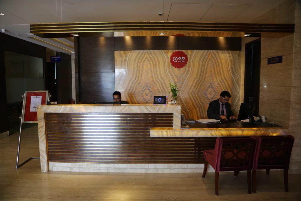 ホテル Oyo Premium Panchkula Sector 5 エクステリア 写真