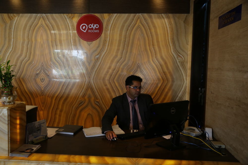 ホテル Oyo Premium Panchkula Sector 5 エクステリア 写真